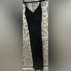 Idyllwind dress size Small has slits on both legs on sides